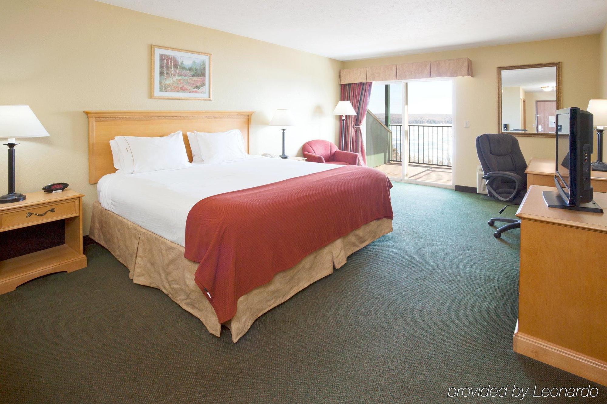 Holiday Inn Express Munising-Lakeview, An Ihg Hotel Habitación foto