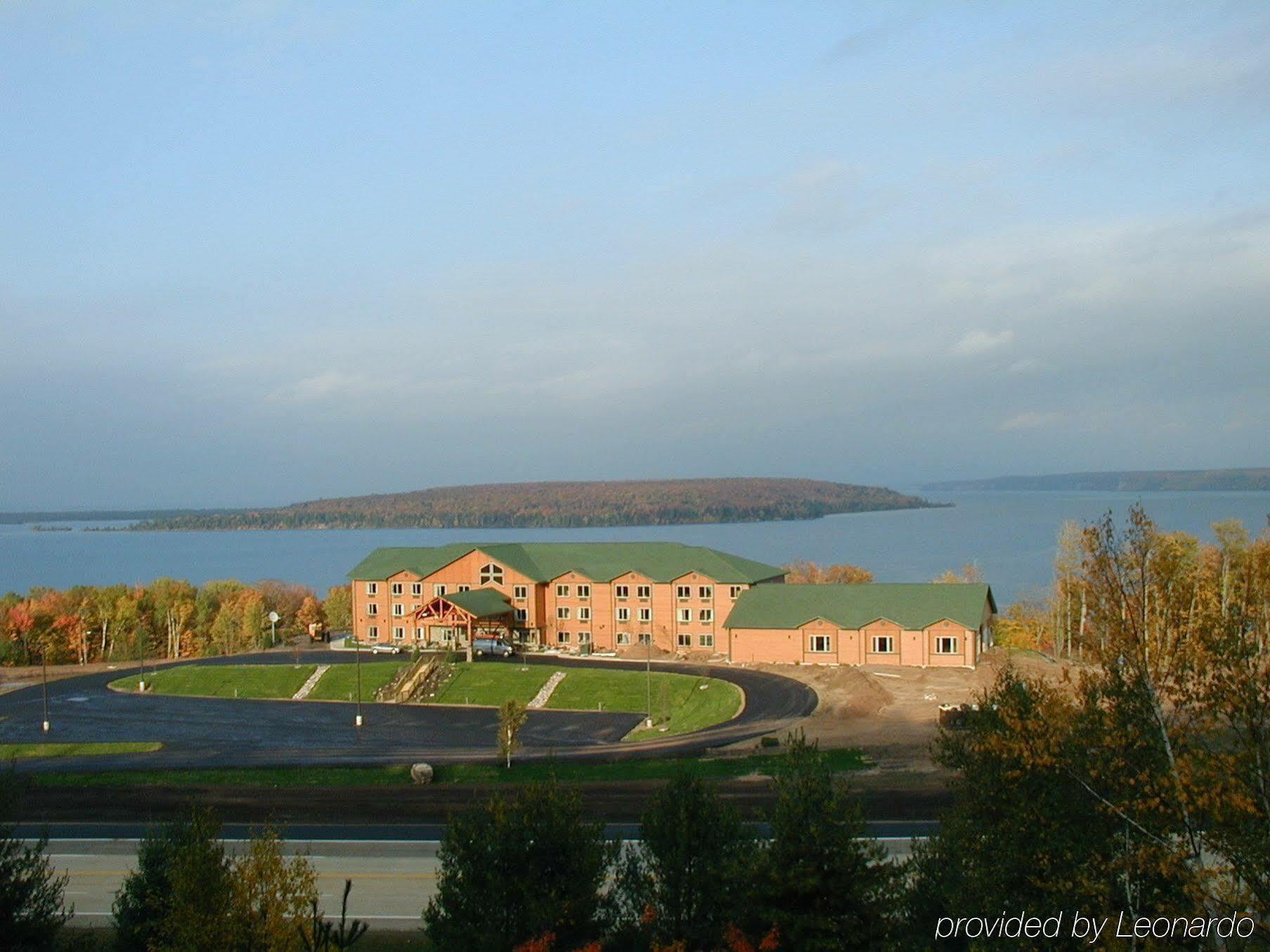 Holiday Inn Express Munising-Lakeview, An Ihg Hotel Exterior foto